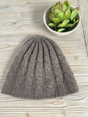 Banana Republic Merino Wool Cashmere Cable Knit Beanie Taupe One Size